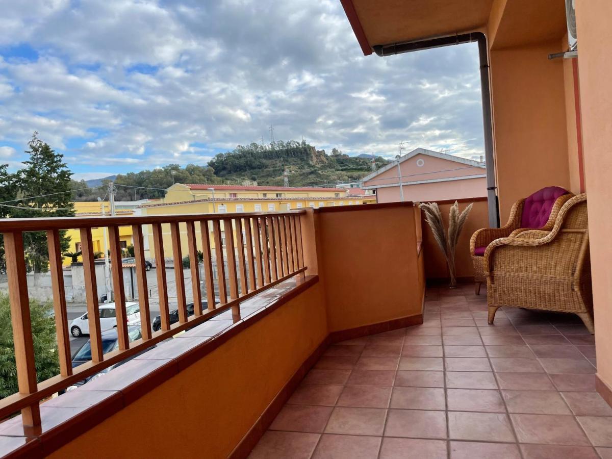 Residence Don Turi Villafranca Tirrena Bagian luar foto