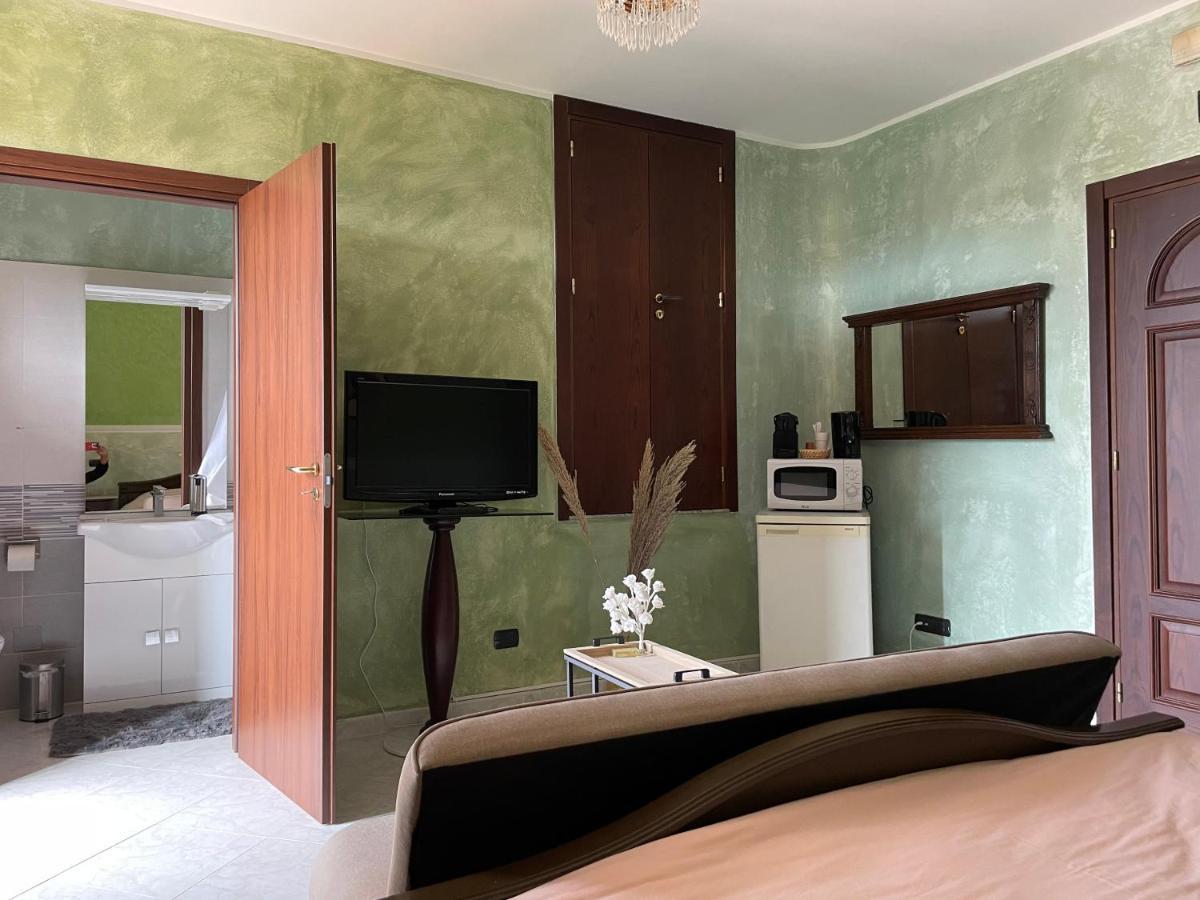 Residence Don Turi Villafranca Tirrena Bagian luar foto