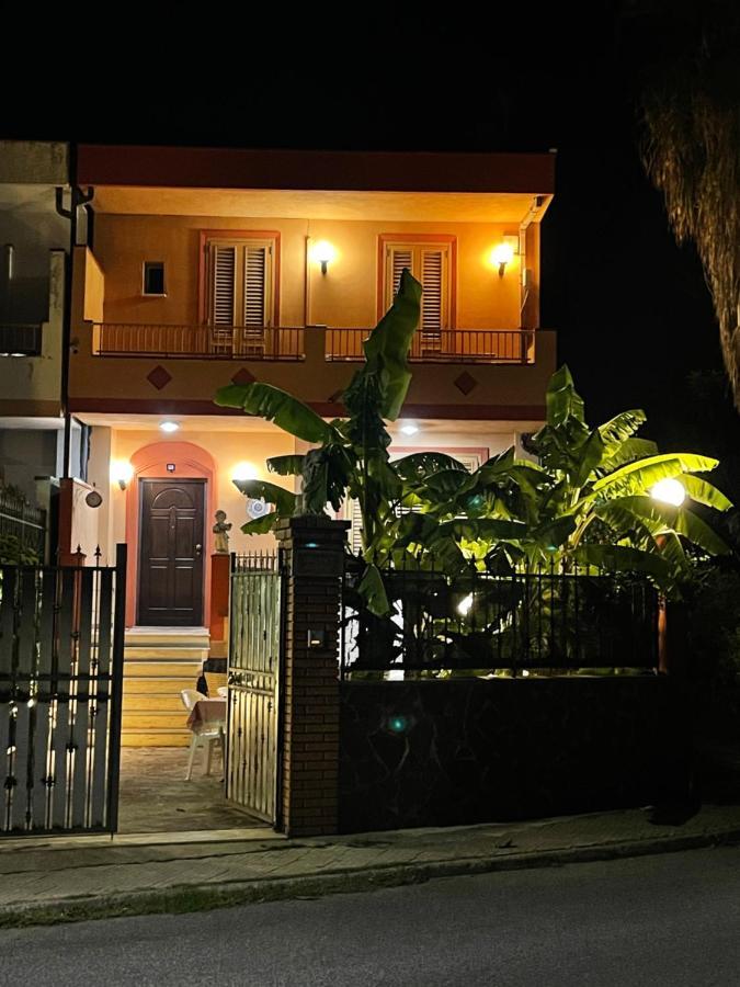 Residence Don Turi Villafranca Tirrena Bagian luar foto